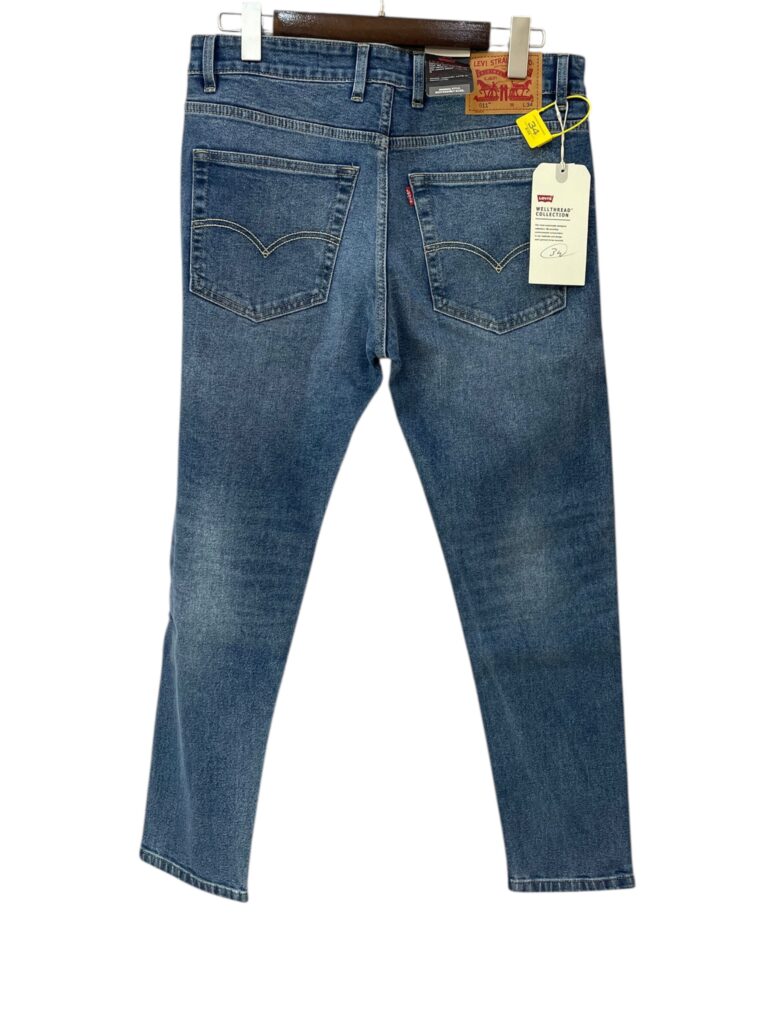LEVI'S LIGHT BLUE JEANS - Image 2