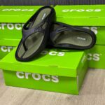 CROCS V-Shaped Slippers