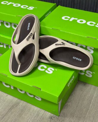 CROCS V-Shaped Slippers