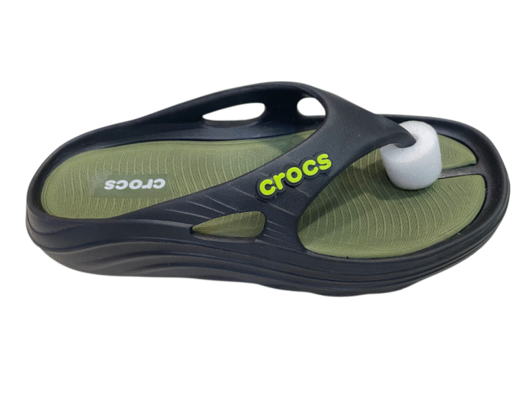 CROCS V-Shaped Slippers - Image 4