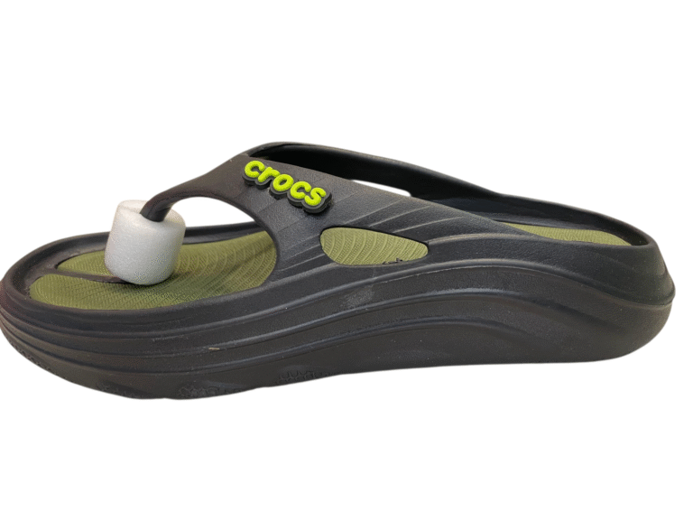 CROCS V-Shaped Slippers - Image 2
