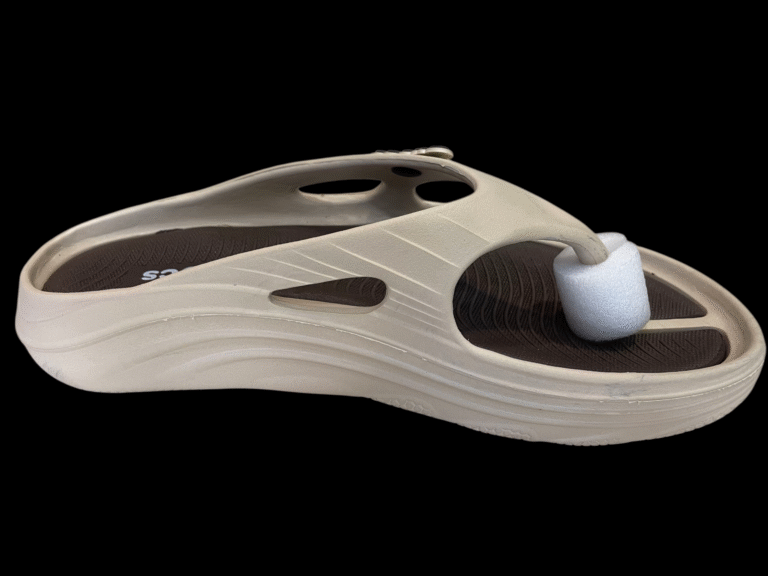 CROCS V-Shaped Slippers - Image 3